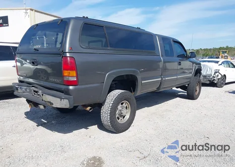 2000 Chevrolet Silverado 2500 Ls z USA, uszkodzony, nr VIN 1GCGK29U2YE328660